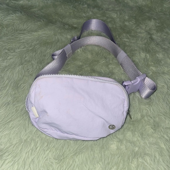 lululemon athletica Light Purple Crossbody Bag - Picture 1 of 2